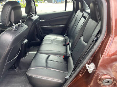 2013 Chrysler 200 Limited