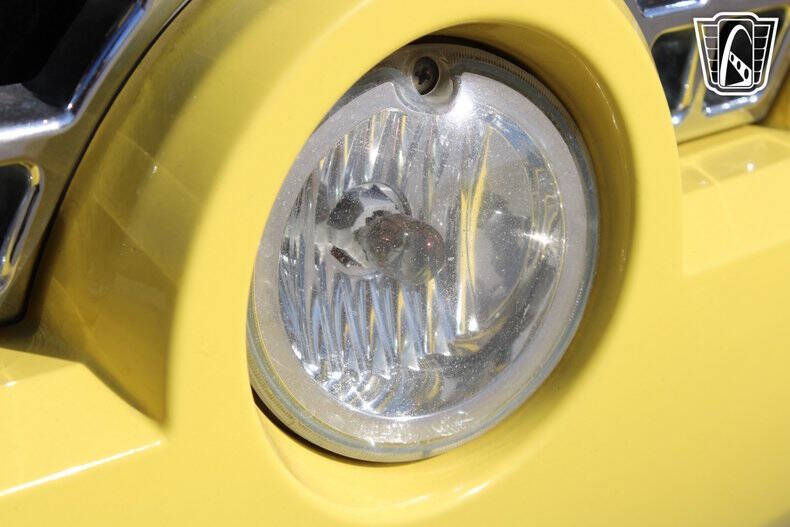 2004 Ford Thunderbird Deluxe