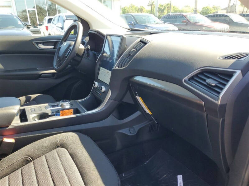 2024 Ford Edge SE