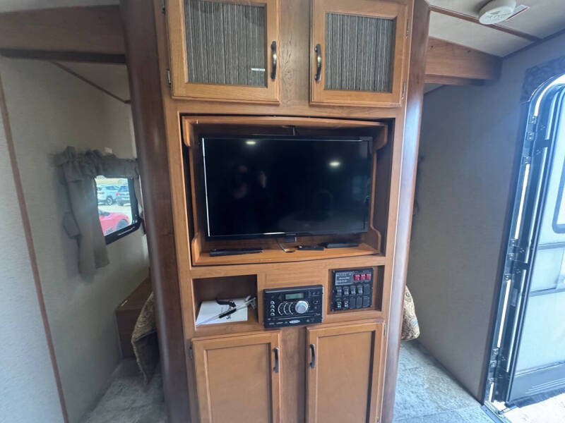 2017 Crossroads RV Sunset Trail