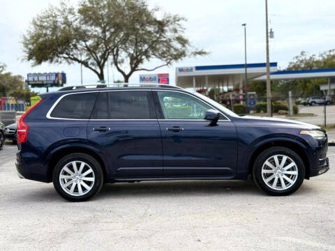 2016 Volvo XC90 T6 Momentum