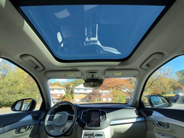 2018 Volvo XC90 T6 Momentum