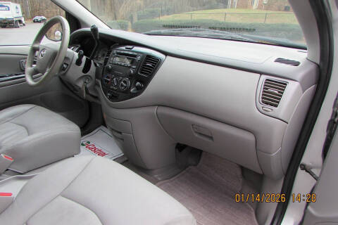 2003 Mazda MPV ES