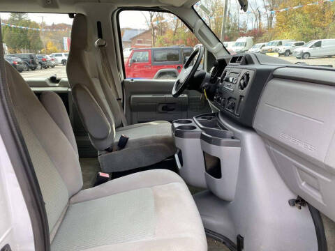 2013 Ford E-Series E-350 SD XLT