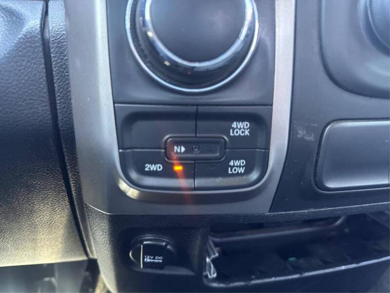 2017 RAM 1500 SLT