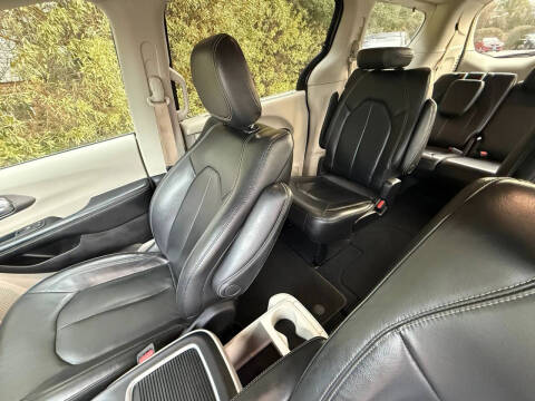 2022 Chrysler Pacifica Touring L