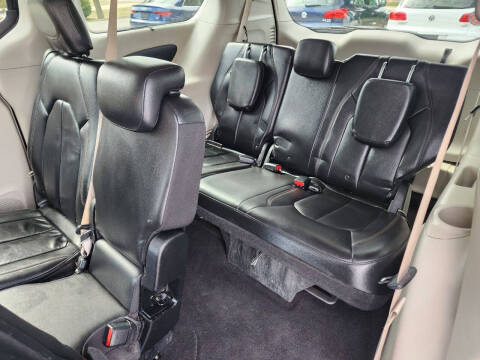 2017 Chrysler Pacifica Touring Plus