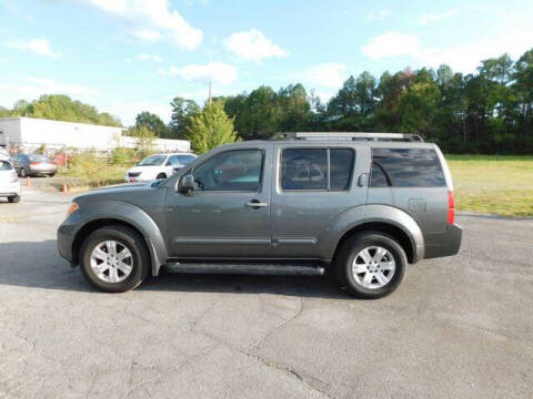 2005 Nissan Pathfinder LE