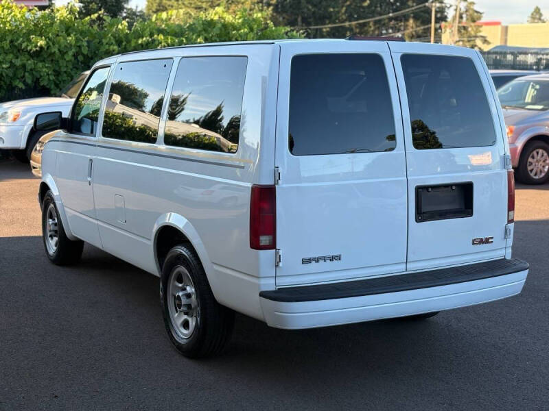 2003 GMC Safari SLT