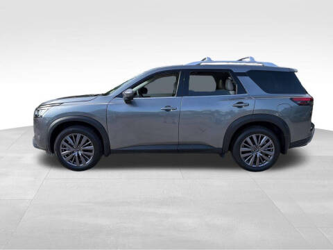 2022 Nissan Pathfinder SL
