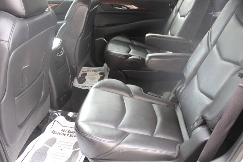 2017 Cadillac Escalade Luxury