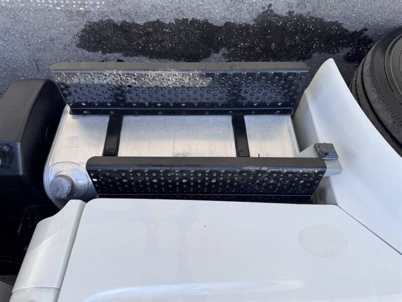 2018 Freightliner M2 106