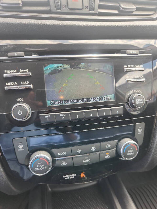 2017 Nissan Rogue SV