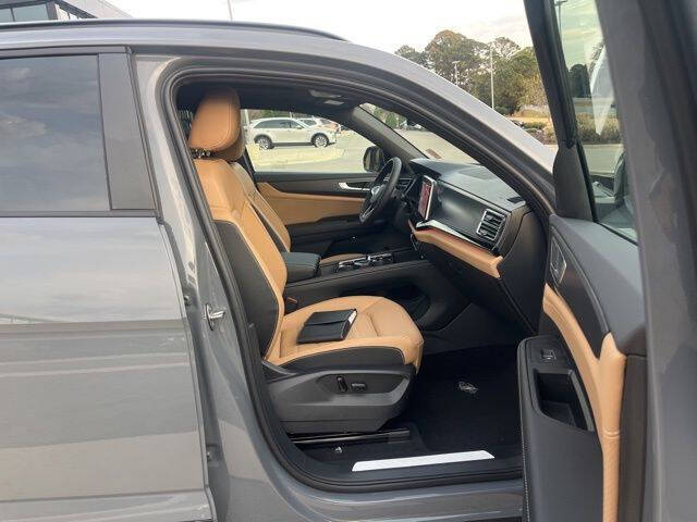 2026 Volkswagen Atlas Cross Sport SEL R-Line Black 4Motion