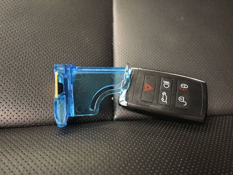 2024 Land Rover Range Rover Velar P250 Dynamic SE