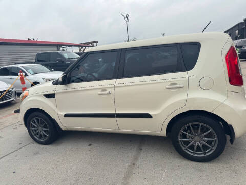 2013 Kia Soul +