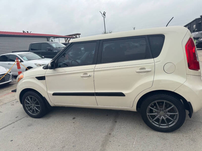 2013 Kia Soul +