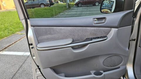 2006 Toyota Sienna LE 8 Passenger