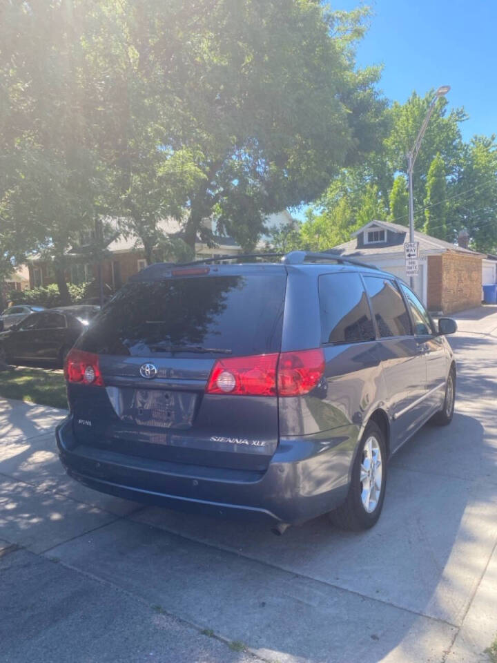 2006 Toyota Sienna for sale at Macks Motor Sales in Chicago, IL