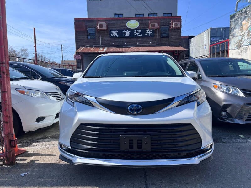 2022 Toyota Sienna XLE 7-Passenger