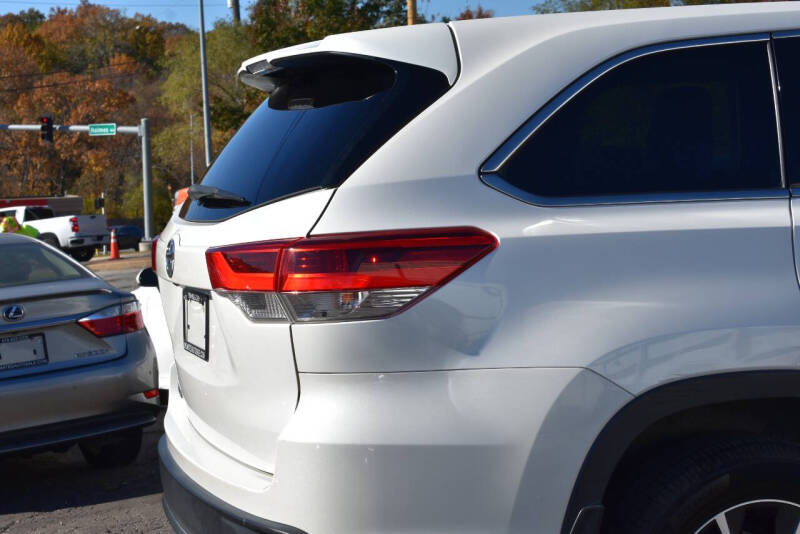 2017 Toyota Highlander LE