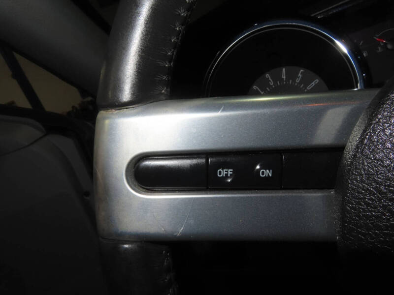 2009 Ford Mustang V6 Deluxe