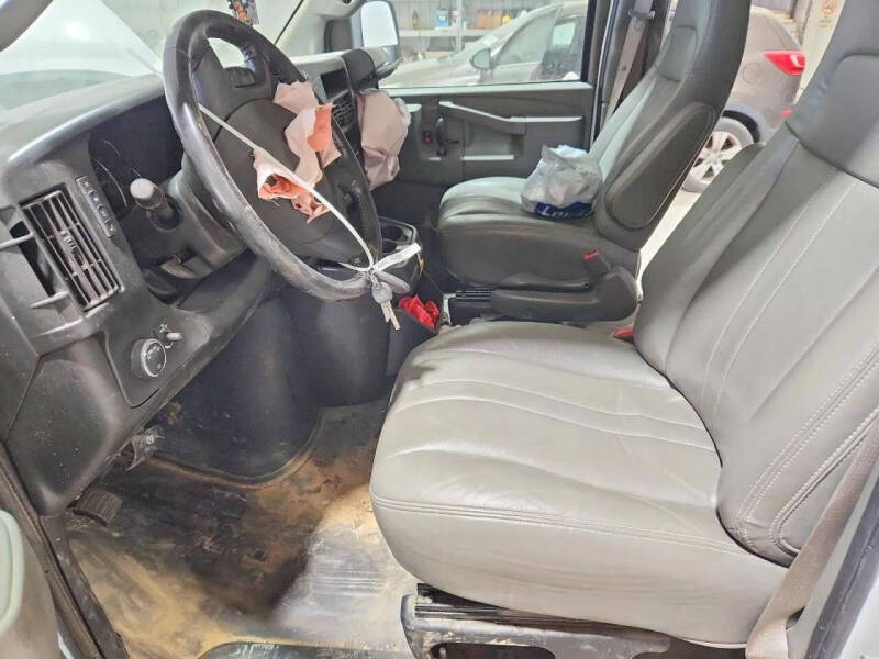2023 Chevrolet Express 2500