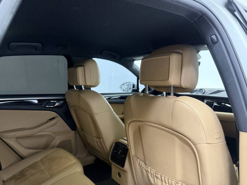 2017 Porsche Macan