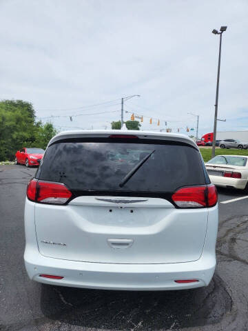 2017 Chrysler Pacifica Touring