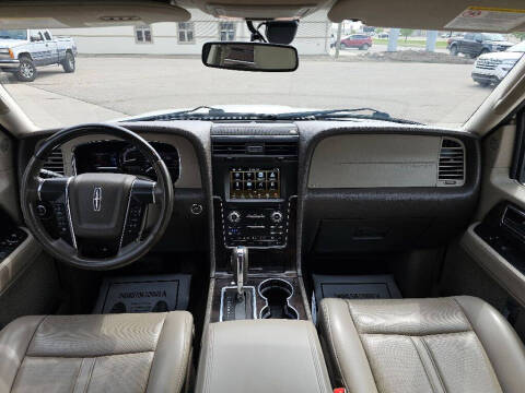 2017 Lincoln Navigator Select