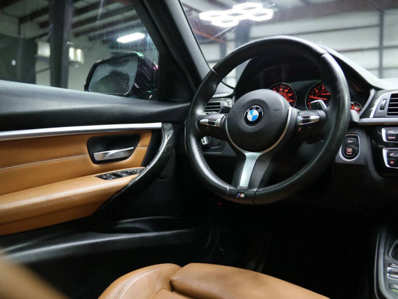 2018 BMW 3 Series 330i xDrive