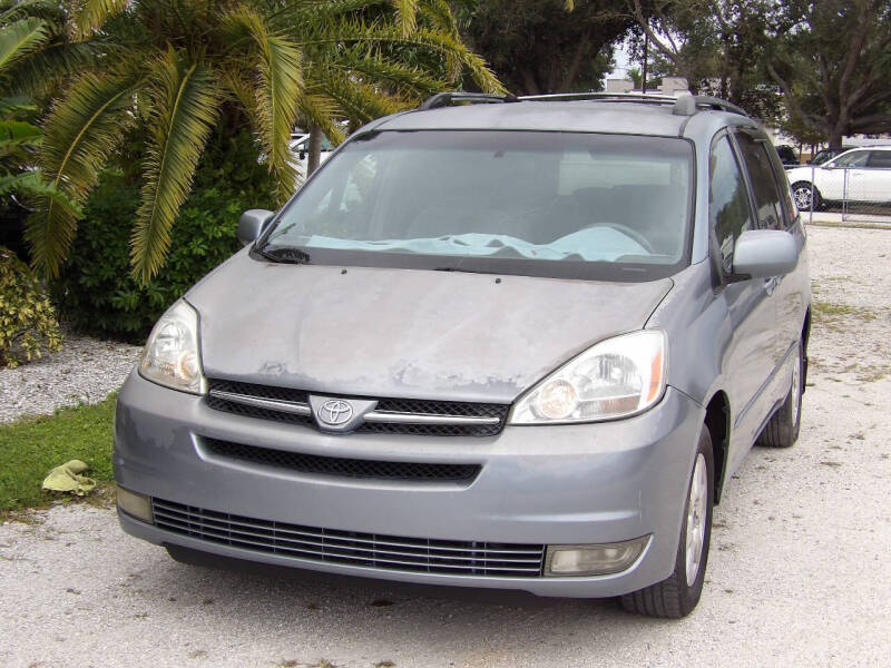 Used 2004 Toyota Sienna XLE with VIN 5TDZA22C04S182664 for sale in Fort Myers, FL