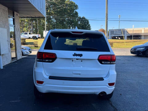 2020 Jeep Grand Cherokee Laredo