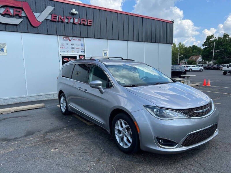2017 Chrysler Pacifica Touring-L Plus