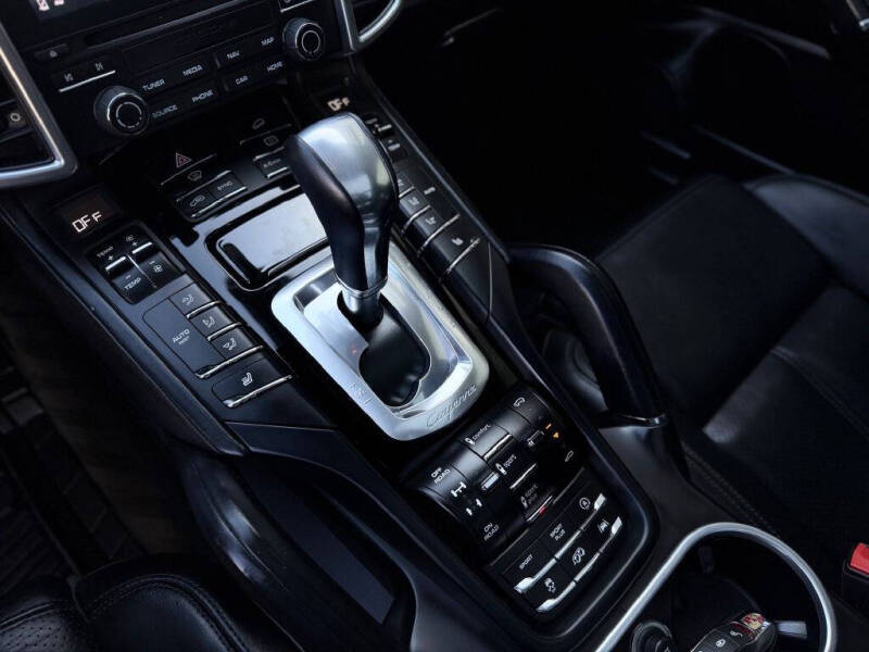 2017 Porsche Cayenne GTS