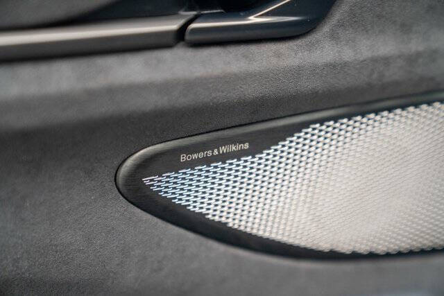 2025 Aston Martin Vantage 15