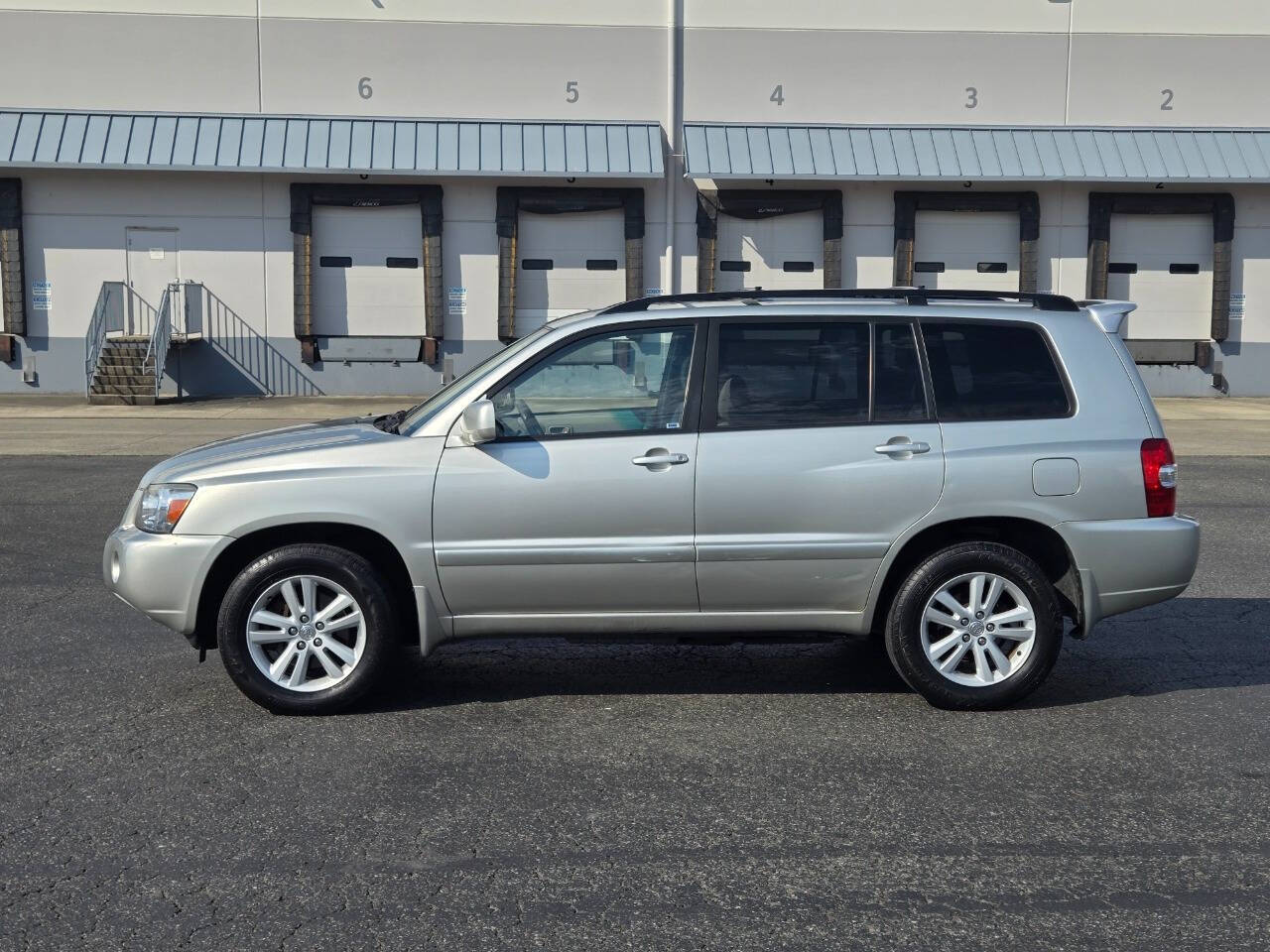 2006 Toyota Highlander Hybrid for sale at Alpha Auto Sales in Auburn, WA