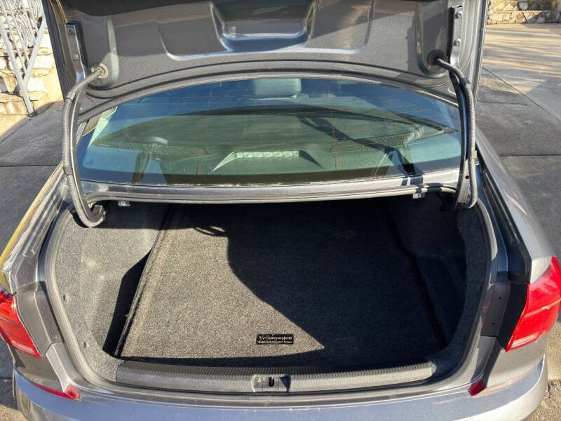 2016 Volkswagen Passat 1.8T SE