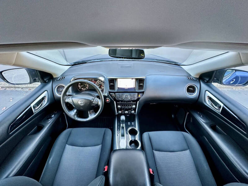 2019 Nissan Pathfinder SV