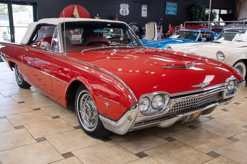 1962 Ford Thunderbird
