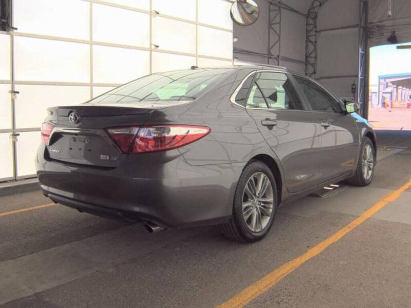 2016 Toyota Camry Hybrid SE