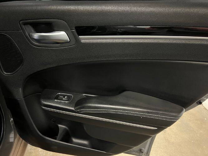 2017 Chrysler 300
