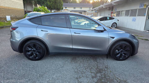 2024 Tesla Model Y Long Range