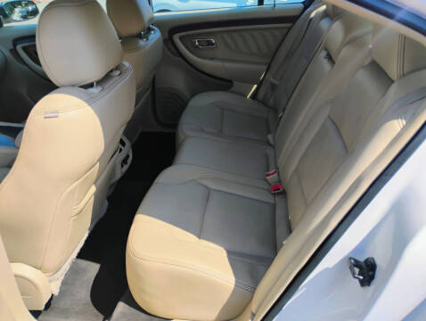 2017 Ford Taurus Limited