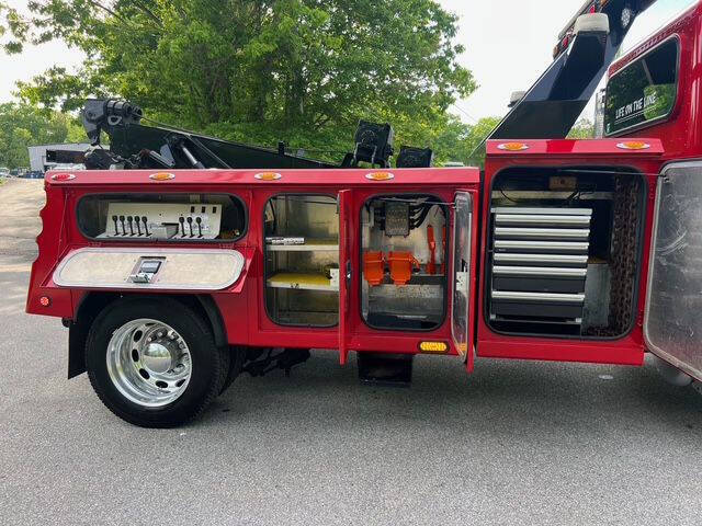 2008 Peterbilt 335