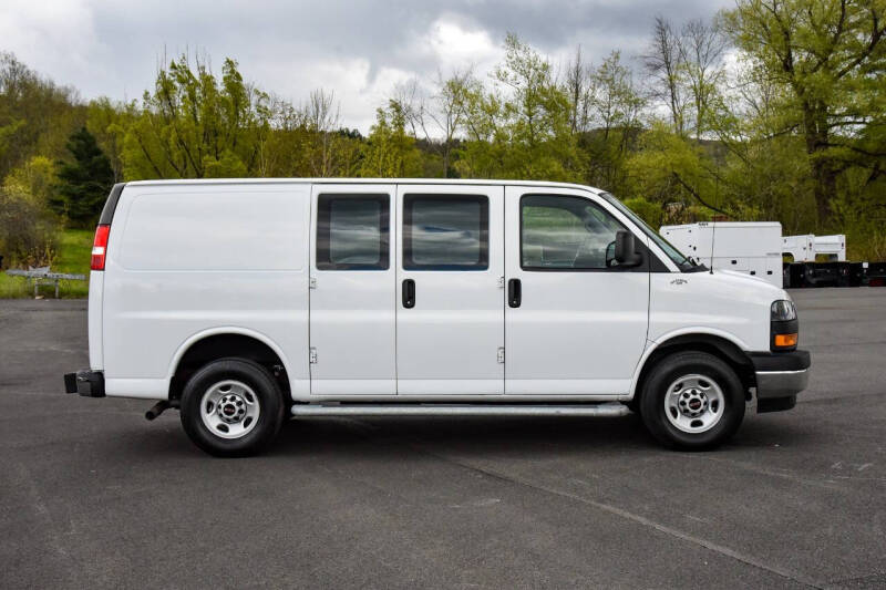 2024 GMC Savana 2500