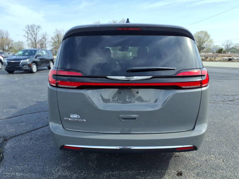 2025 Chrysler Pacifica Select