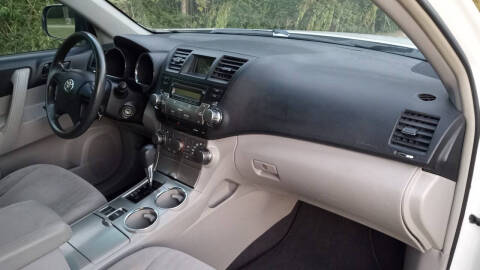 2011 Toyota Highlander SE