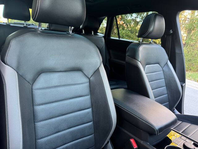 2022 Volkswagen Atlas Cross Sport V6 SEL Premium R-Line 4Motion