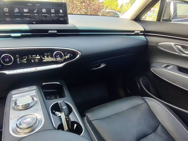 2022 Genesis GV70 2.5T Standard